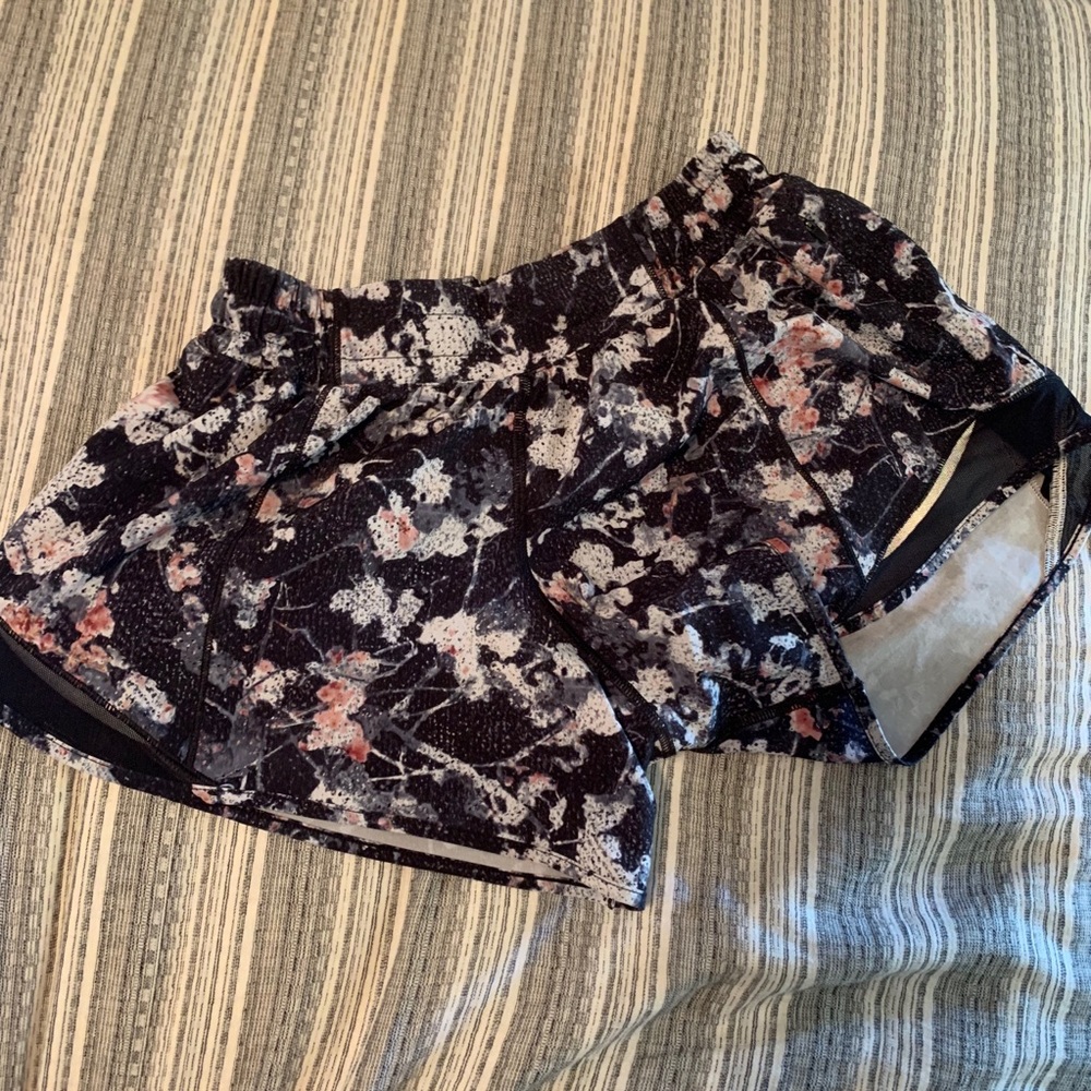 Lululemon hotty hot shorts